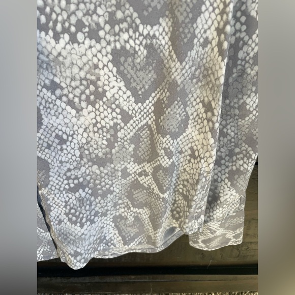 Equipment Brett Python Blouse - Picture 7 of 9